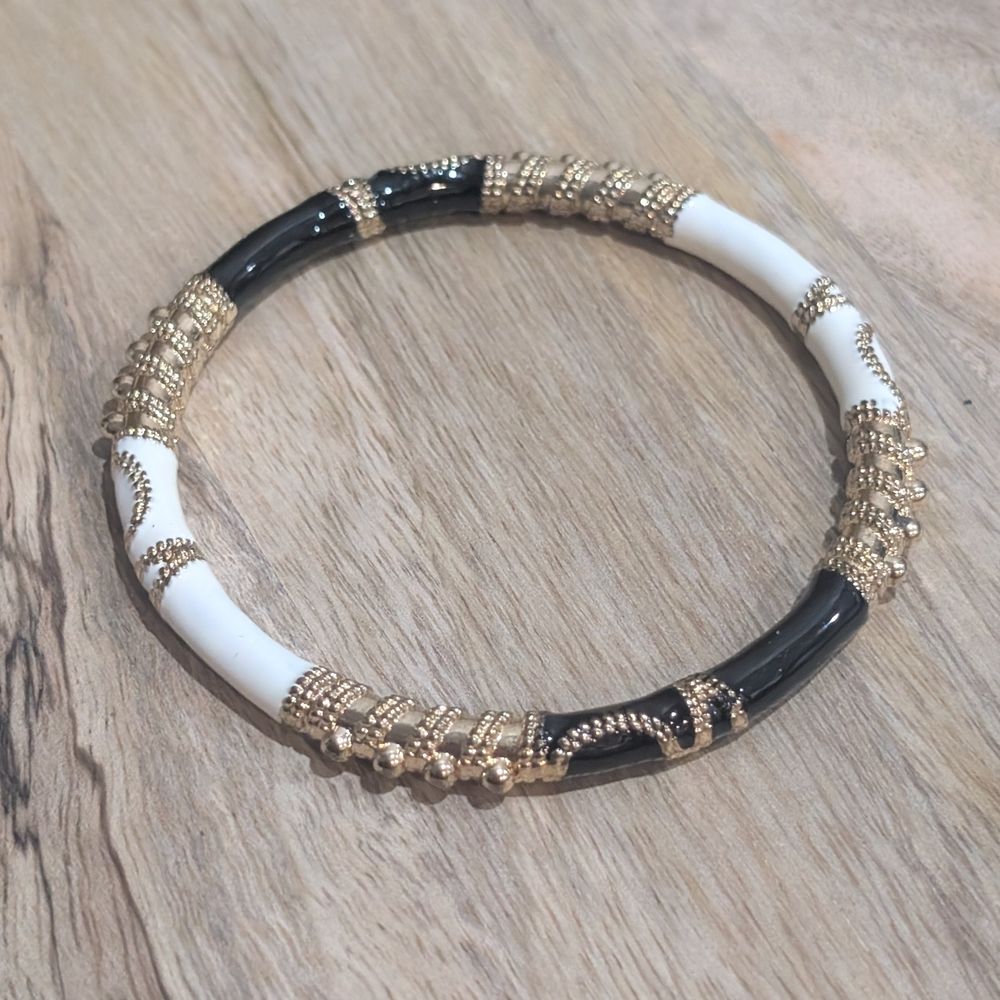 Vintage 80s Black White Gold Tone Enameled Thin Bangle, Chain Wrap Detail
